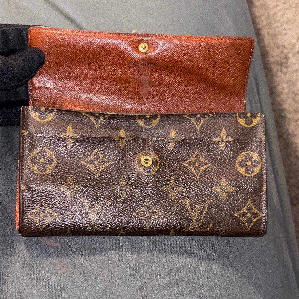 Louis Vuitton Monogram Wallet and Key Wallet Set - Picture 6 of 11